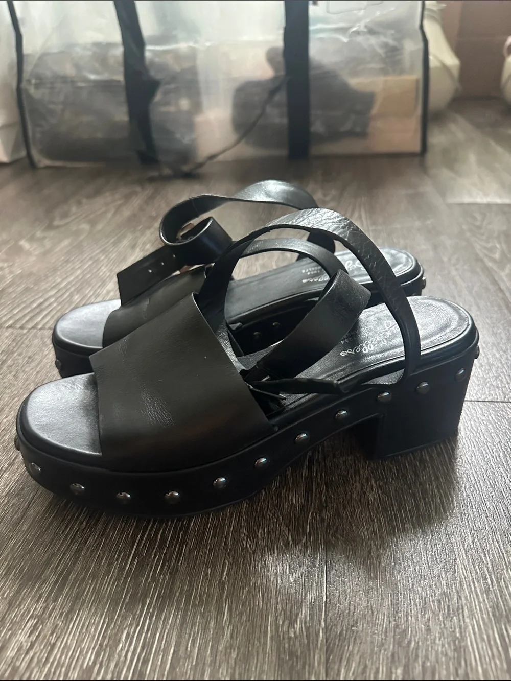 Seychelles Spare Moments Black Leather Platform Sandals